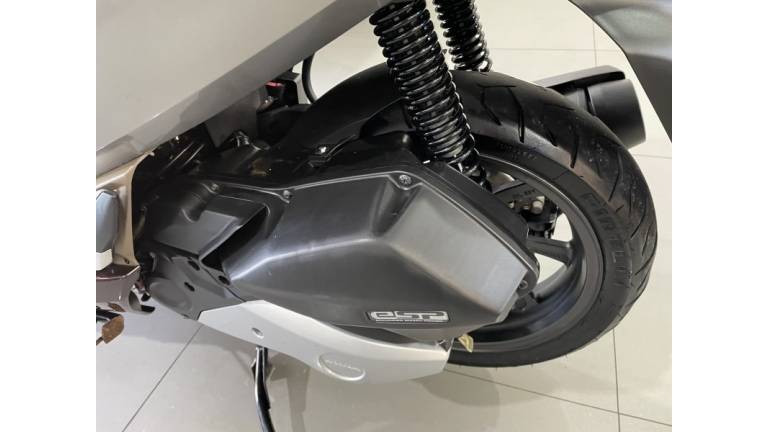 HONDA - PCX - 2022/2022 - Prata - R$ 19.900,00