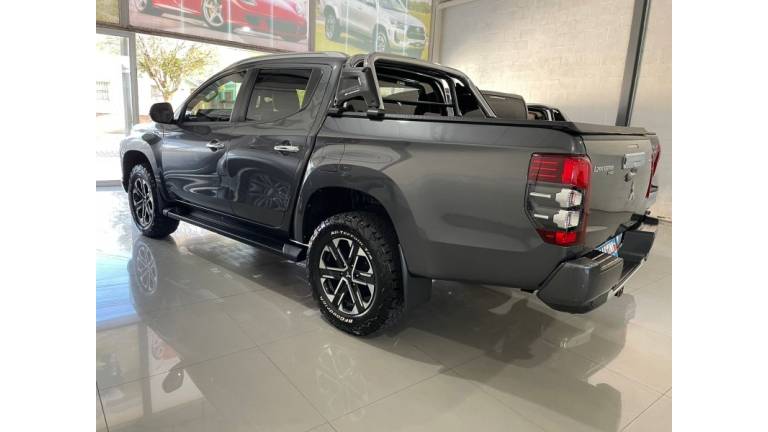 MITSUBISHI - L200 TRITON - 2024/2024 - Cinza - R$ 229.900,00
