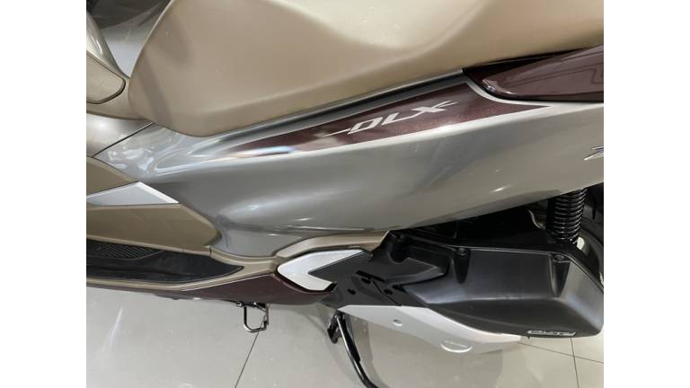 HONDA - PCX - 2022/2022 - Prata - R$ 19.900,00